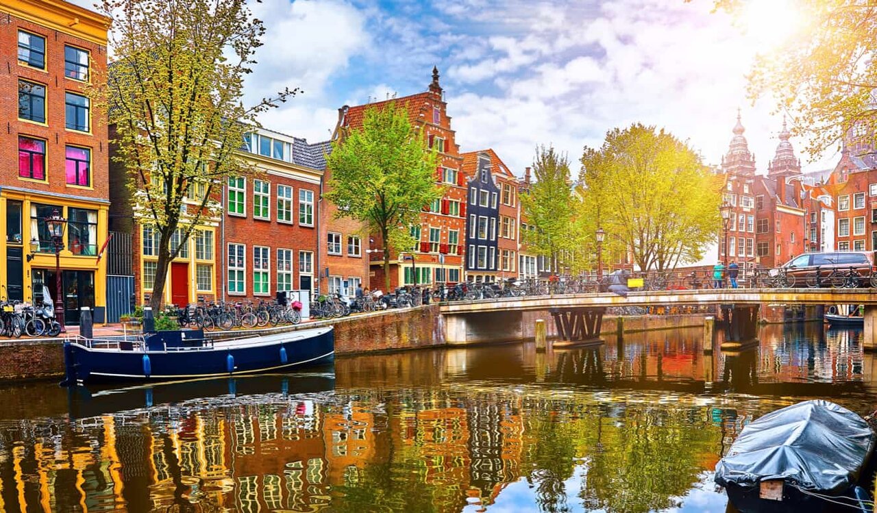آمستردام پرترددترین خیابان شهر را پیاده‌راه کرد