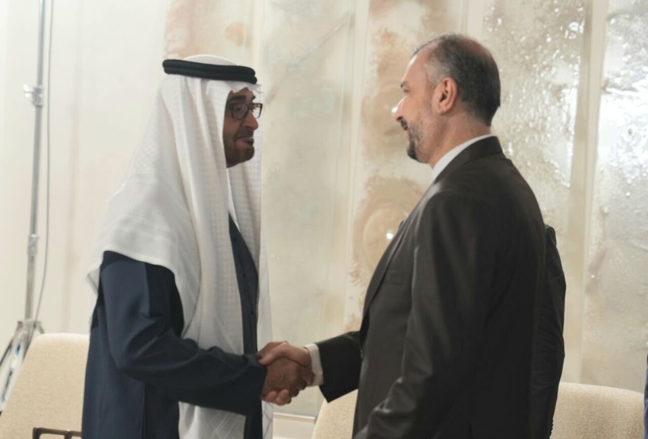 دعوت آیت الله رئیسی از رئیس دولت امارات برای سفر به ایران