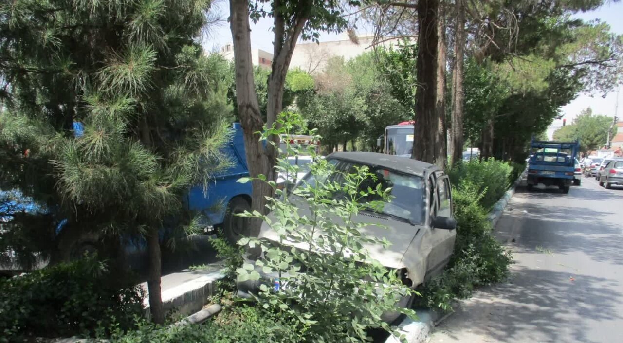 جزئیات امدادرسانی آتشنشانی به حادثه تصادف تانکر حامل سوخت/ تصادف پراید در خیابان بهارستان