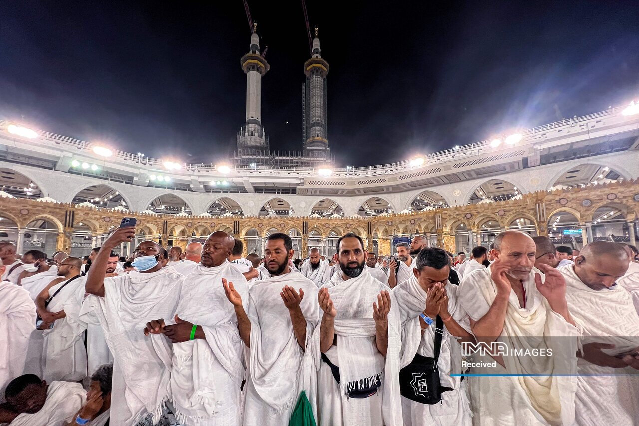 Largest Hajj pilgrimage in history starts in Saudi Arabia + pictures