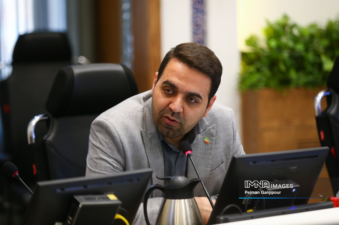 خواهرخواندگی اصفهان با هوشیمین/ تأمین بخشی از منابع خرید چهار رام قطار شهری