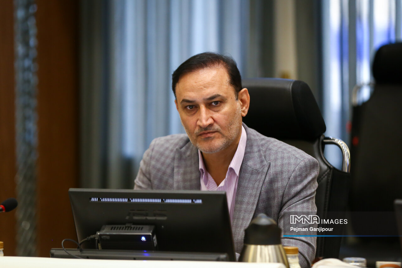 خواهرخواندگی اصفهان با هوشیمین/ تأمین بخشی از منابع خرید چهار رام قطار شهری