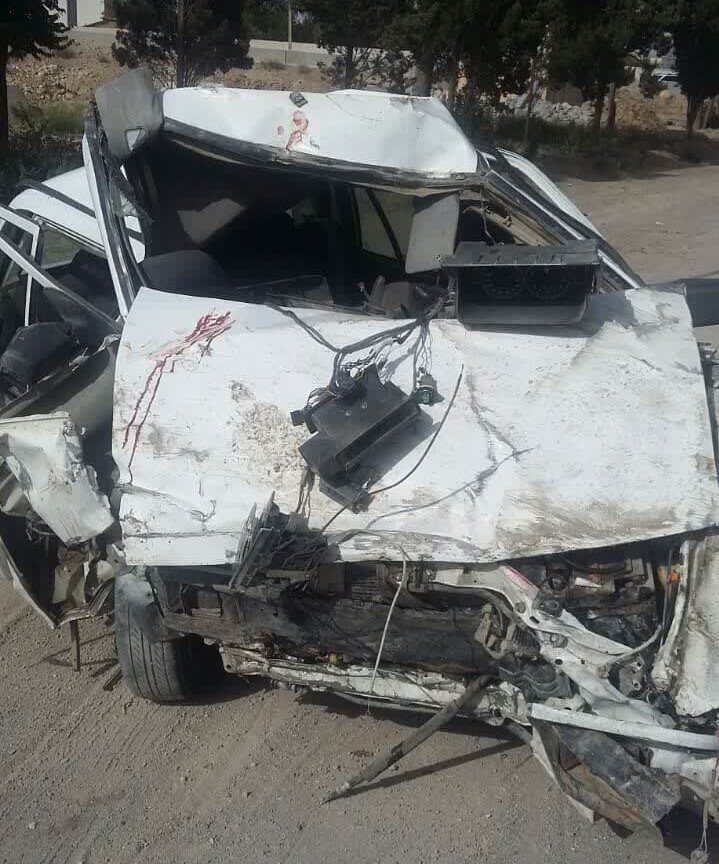 برخورد پراید با موانع حاشیه اتوبان شهید اردستانی + عکس و فیلم