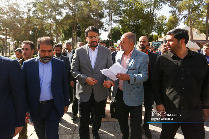 سفر وزیر راه و شهرسازی به اصفهان