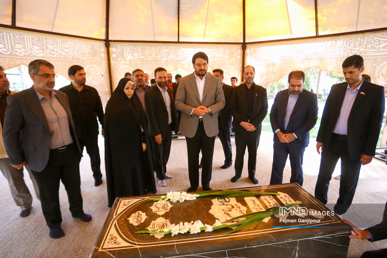 گزارش ایمنا از سفر وزیر راه و شهرسازی به اصفهان