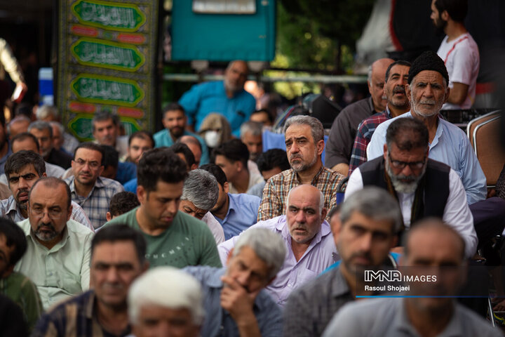 دعای پرفیض عرفه در آرامستان باغ رضوان