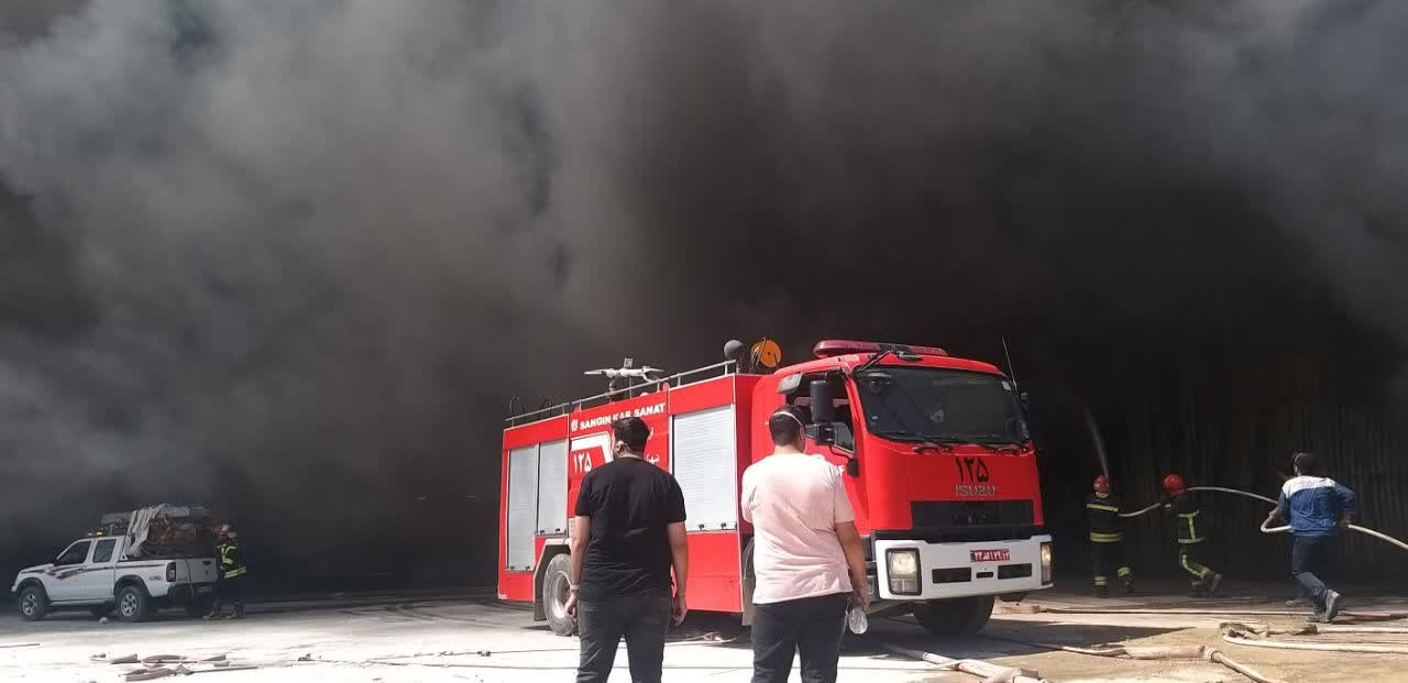 آخرین جزئیات حریق در انبار محصولات گروه صنعتی انتخاب + عکس و فیلم