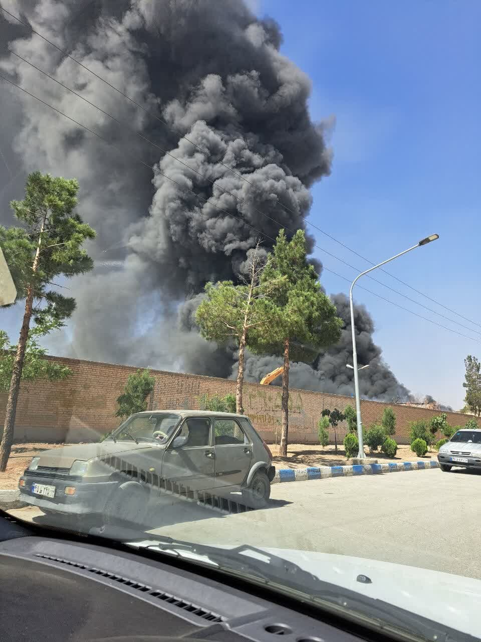 آخرین جزئیات حریق در انبار محصولات گروه صنعتی انتخاب + عکس و فیلم