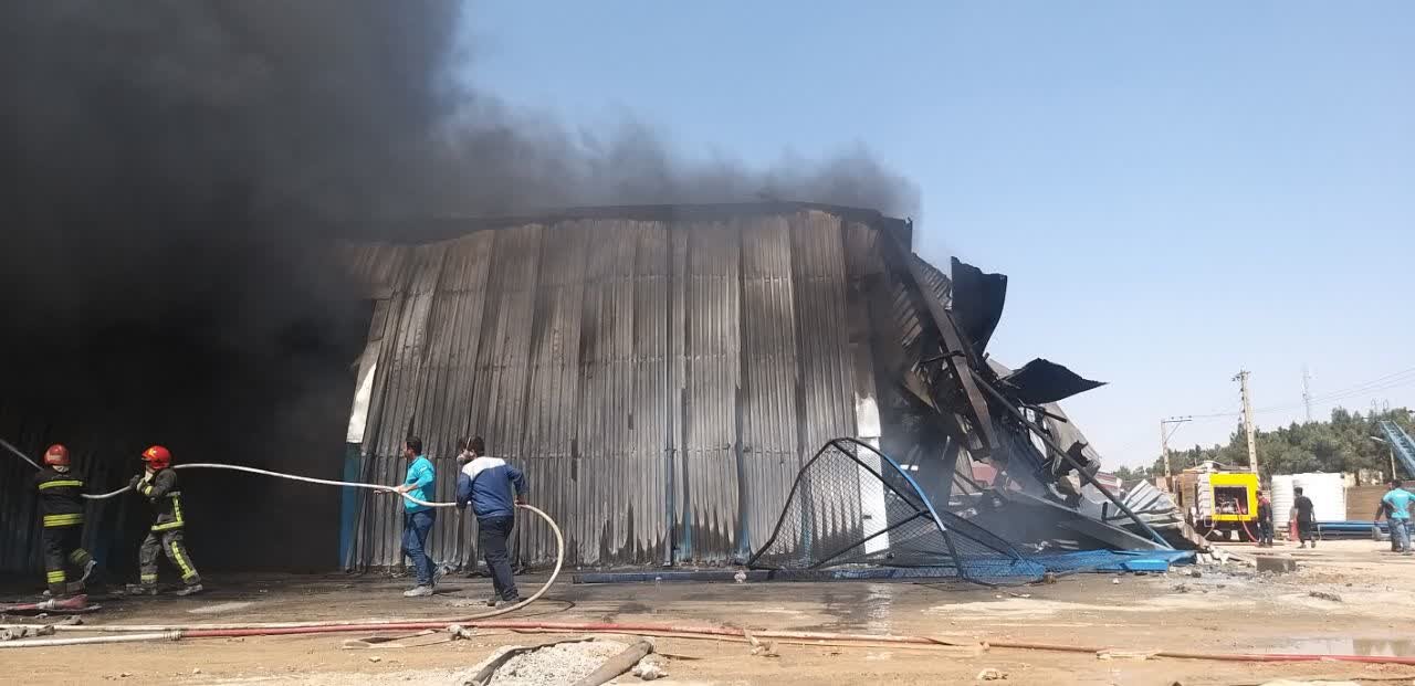 آخرین جزئیات حریق در انبار محصولات گروه صنعتی انتخاب + عکس و فیلم