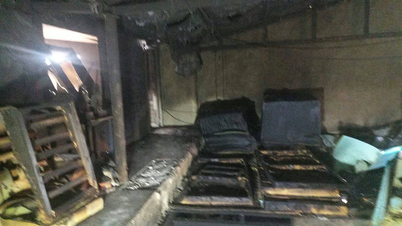 آتش سوزی در کارگاه مبل سازی جان ۴ مرد جوان را گرفت + عکس