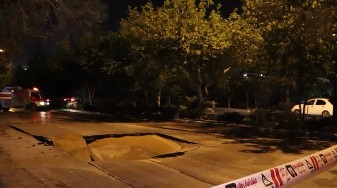 فرونشست زمین در بلوار صفه + عکس