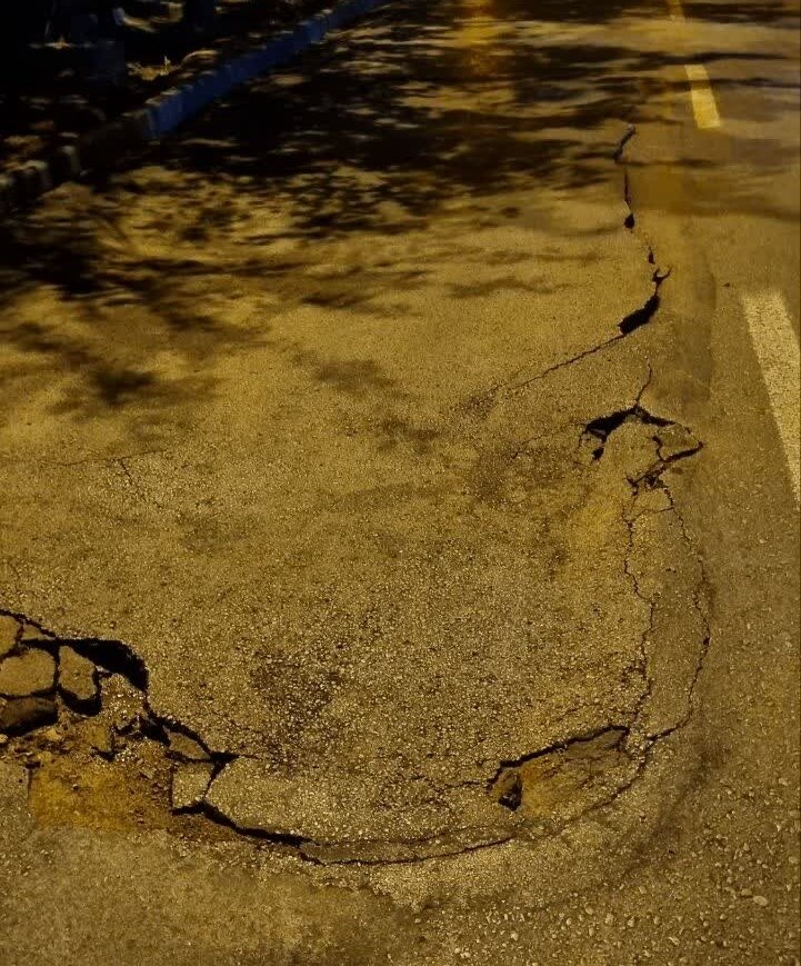 شکستگی خط لوله آب فضای سبز در محدوده صفه + عکس