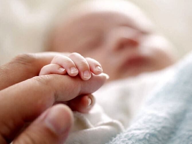 تولد نوزاد ۵.۵ کیلویی با زایمان طبیعی در کاشان