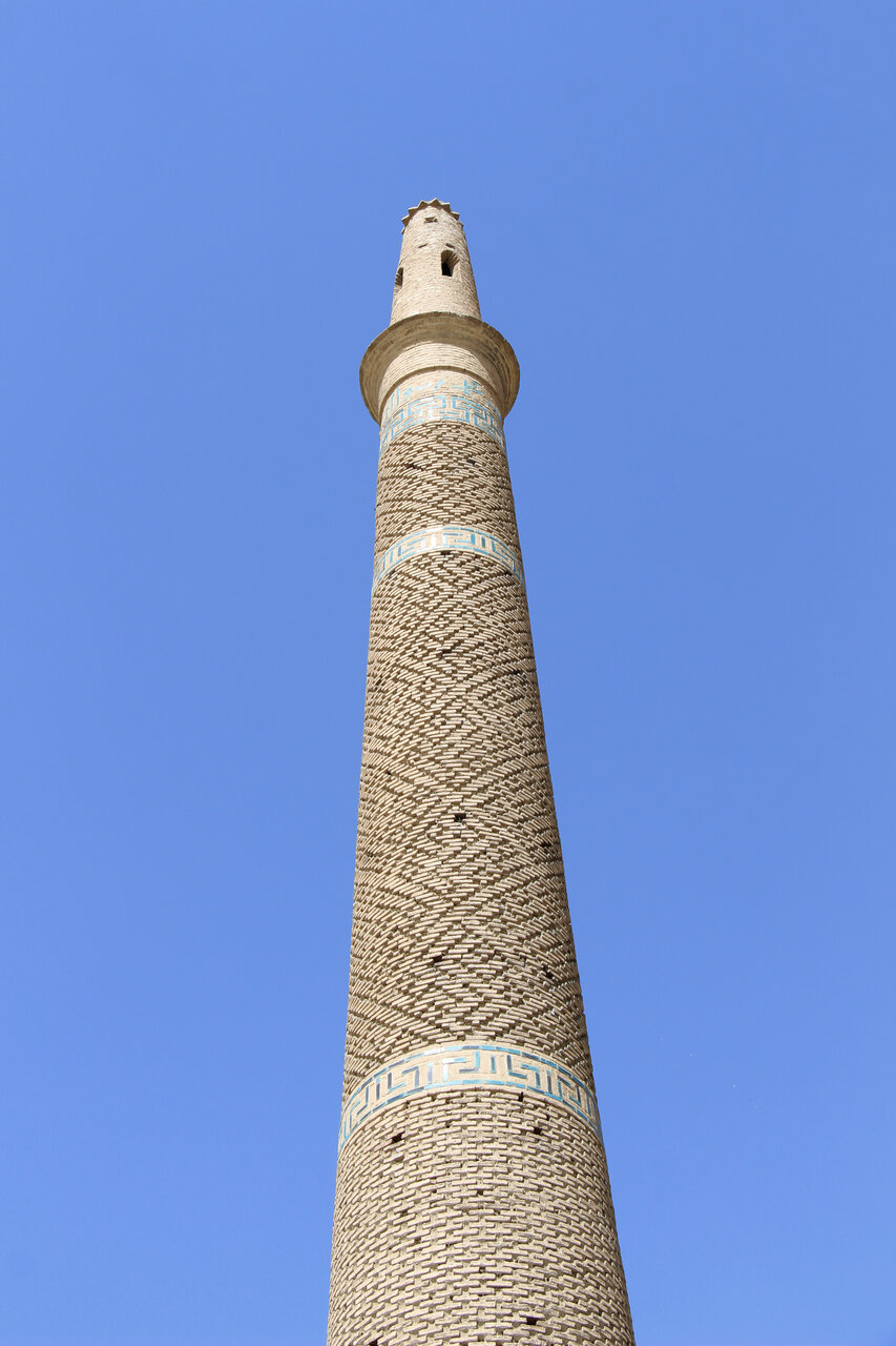 خلق یک قرارگاه اجتماعی با ساماندهی محوطه منار راران