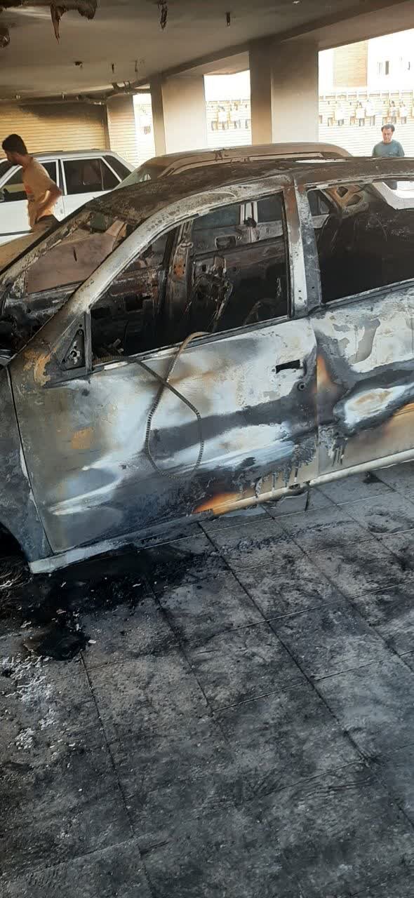 حریق مرگبار در پارکینگ مجتمع مسکونی ۵ طبقه در فولادشهر + عکس