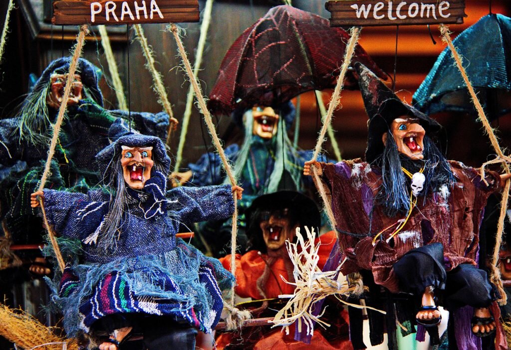 سوزاندن عجوزهها در آتش برای دور کردن ارواح در چک!