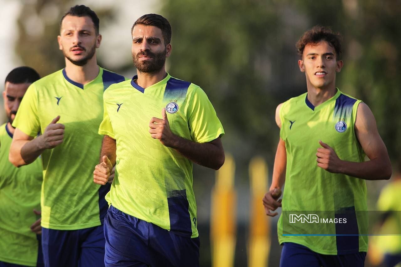 پیگیری تمرینات استقلال با حضور محمدحسین مرادمند