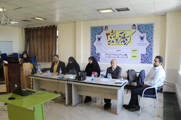 کرسیهای آزاداندیشی؛ راهکاری مناسب برای تعالیبخشی دانشجویان