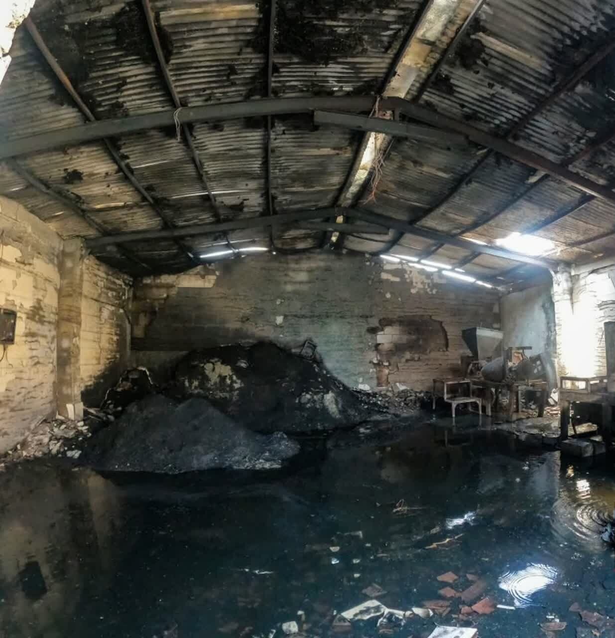 اطفا حریق کارگاه تزریق پلاستیک در محدوده مزرعه گورت + عکس