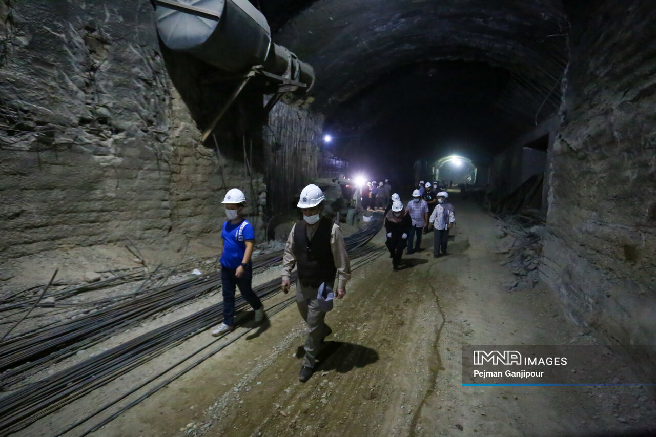پیشکسوتان هوانیروز مهمان «دور اصفهان در ۸۰ روز»