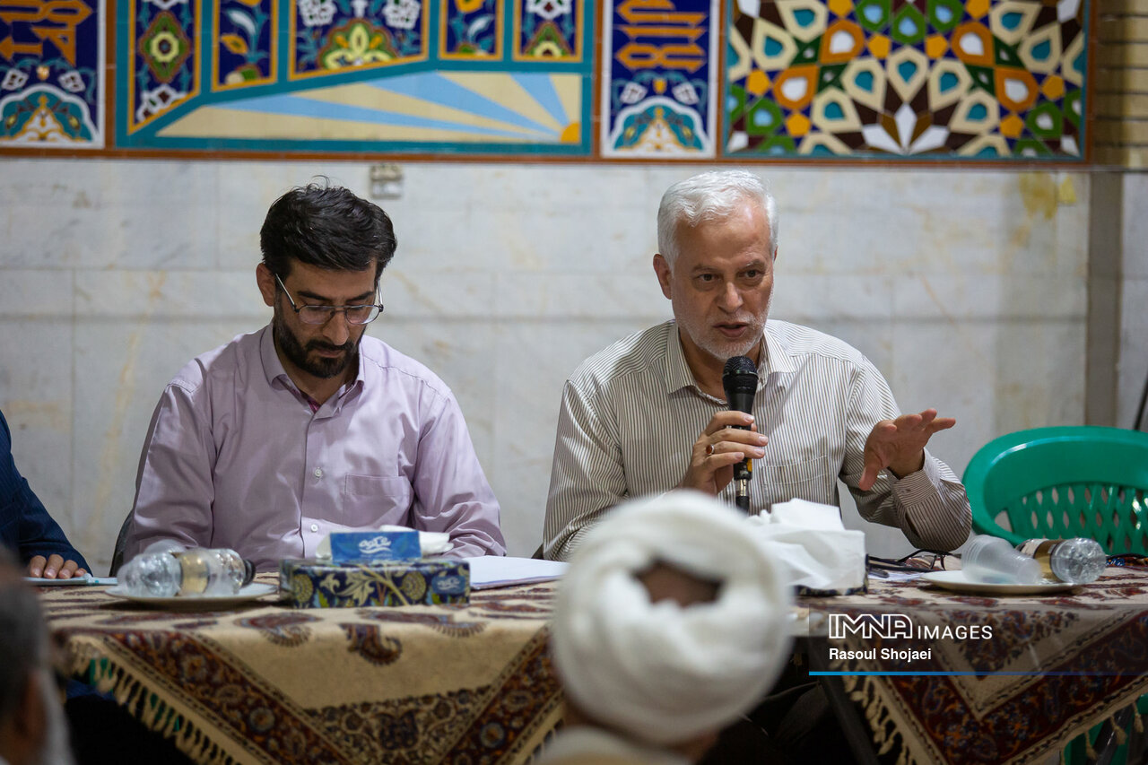 اهالی منطقه ۲ در دیدار با شهردار اصفهان چه گفتند؟