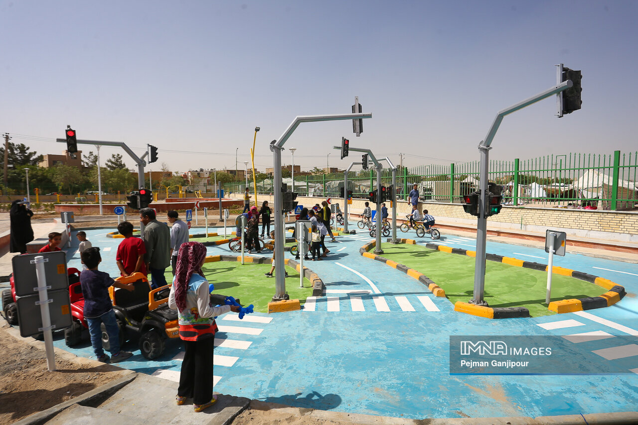 افتتاح ۴ پروژه عمرانی در هفدهمین ویژه‌برنامه «به احترام مردم اصفهان»