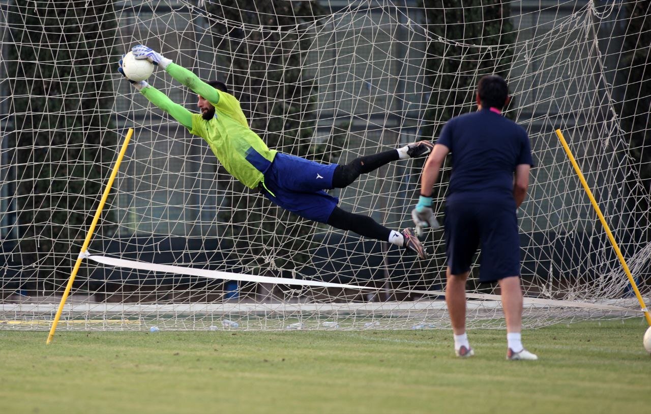 رضایی در یک قدمی حضور ثابت در قفس توری آبیها + عکس