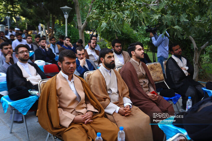 مراسم عمامه‌گذاری طلاب حوزه علمیه اصفهان