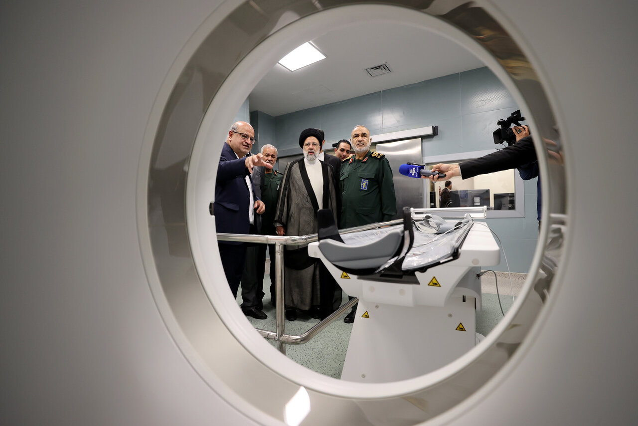 بازدید رئیسجمهور از بخشهای مختلف کلان بیمارستان غدیر