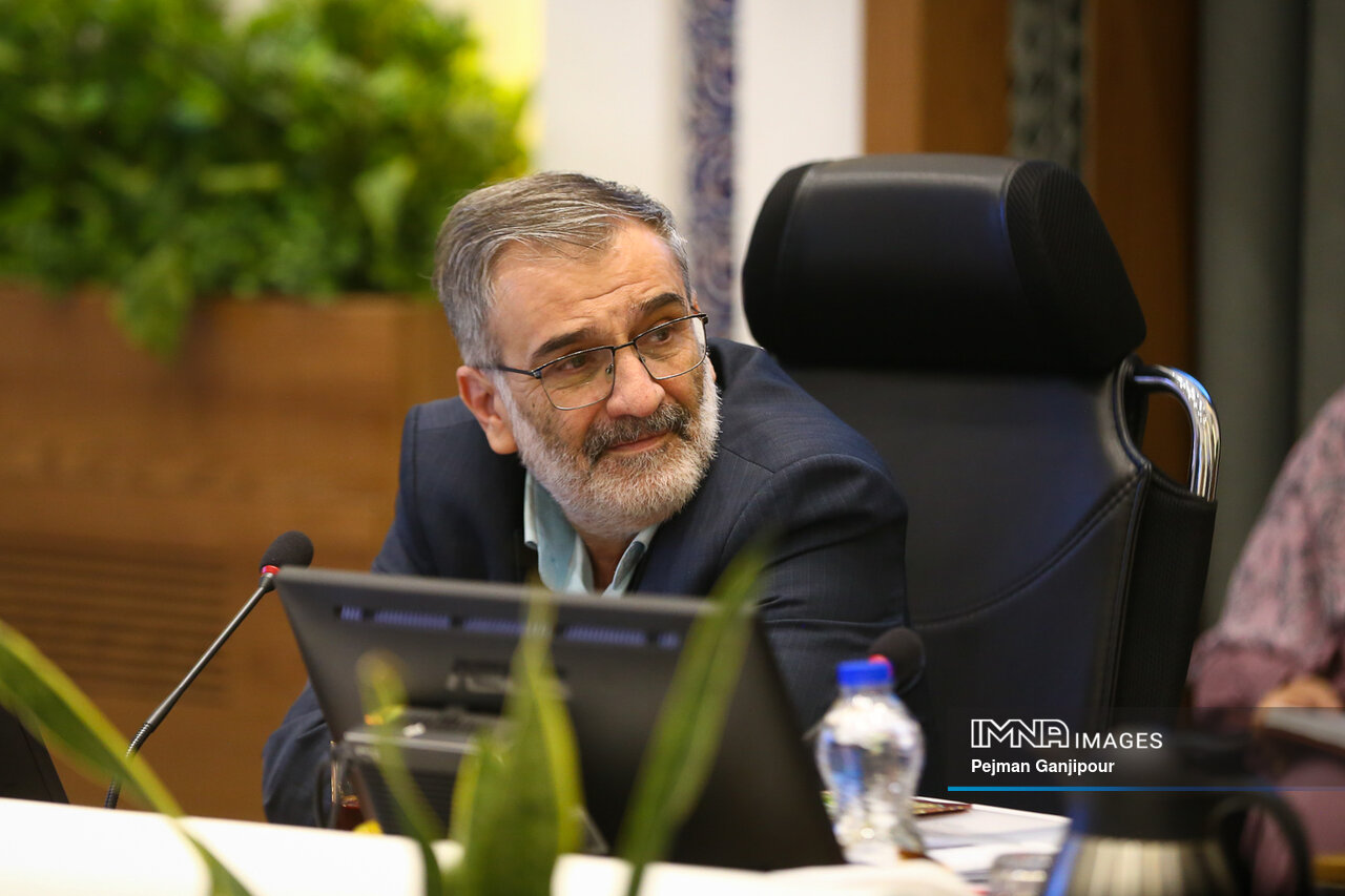 تصویب اساسنامه اصلاحی سازمان حملونقل ریلی شهرداری/ ایجاد حساب مالی برای کمک به آب اصفهان