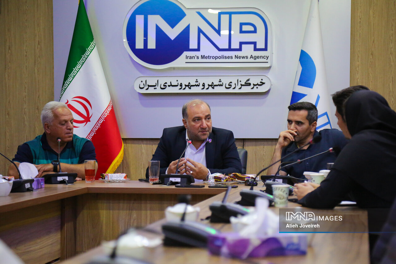 محمدی به دلایل فنی از لیست خارج شد/حواشی عجیب شیر سپاهان؟ برخی از واقعیت بیخبر بودند!