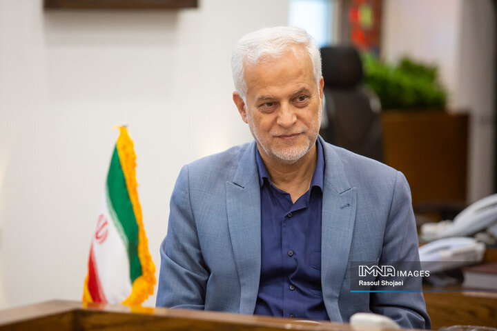 شهردار اصفهان: ظرفیت جدیدی به حمل‌ونقل عمومی نصف‌جهان افزوده شد/ حرکت به سمت شهر هوشمند