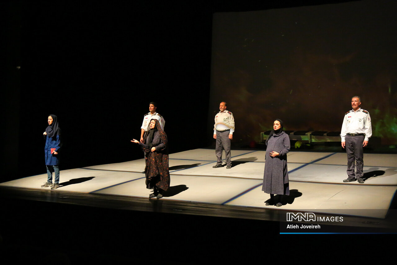 تئاتر بهدنبال نور امید/ حمایتها و همدلی هنرمندان، کلید احیای دوباره