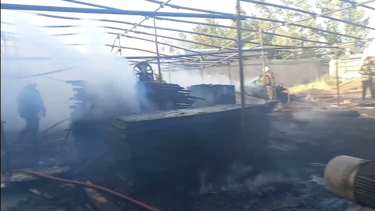 سوله مبل سازی در چهاردانگه طعمه حریق شد + فیلم