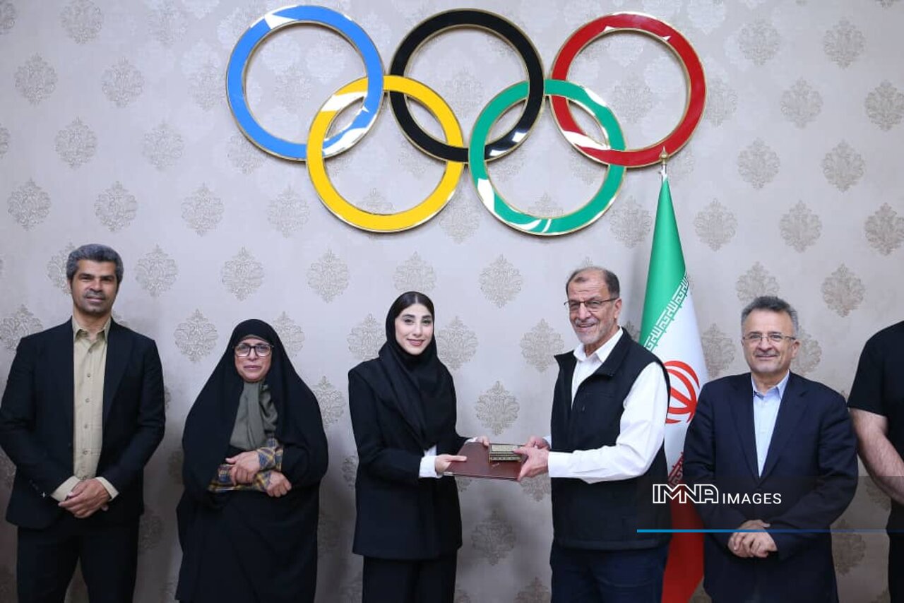 کمیتهملی المپیک از ناهید کیانی تجلیل کرد