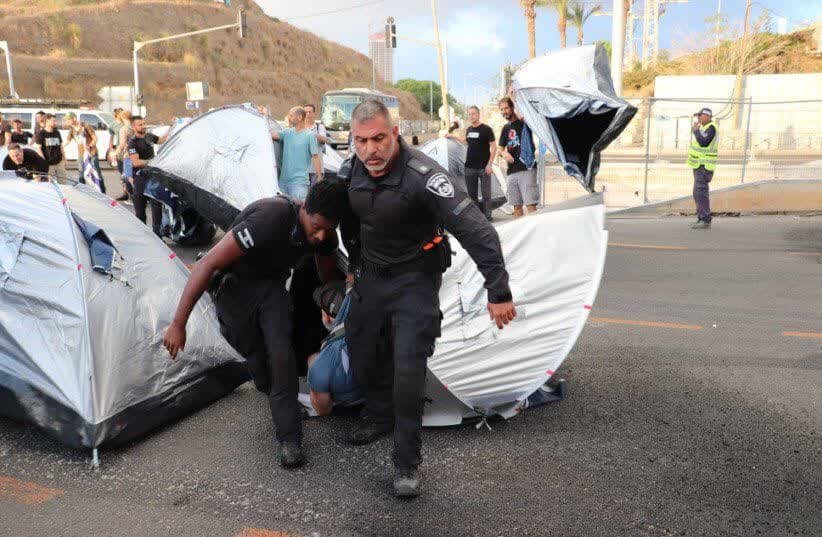 آغاز اعتراضات گسترده صهیونیستها تحت عنوان «روز فلج کننده سراسری»