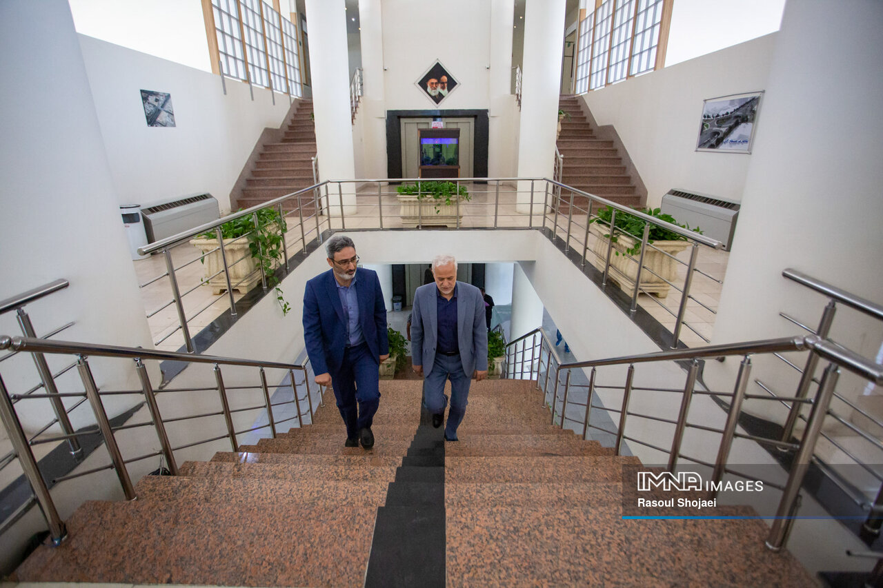 از دردودل کارکنان منطقه ۱۳ با شهردار اصفهان تا بازدید میدانی از بازار کوثر ۶