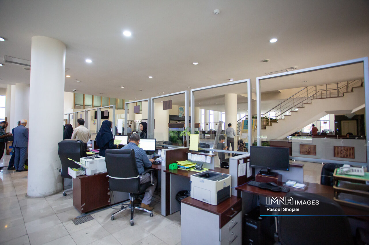 از دردودل کارکنان منطقه ۱۳ با شهردار اصفهان تا بازدید میدانی از بازار کوثر ۶