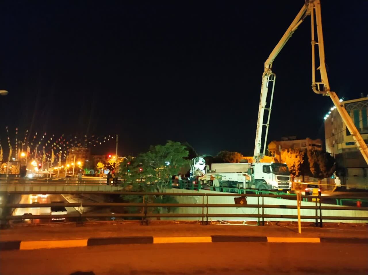 آغاز عملیات بتن‌ریزی اولین شمع‌های پروژه تعریض بزرگراه شهید خرازی + فیلم
