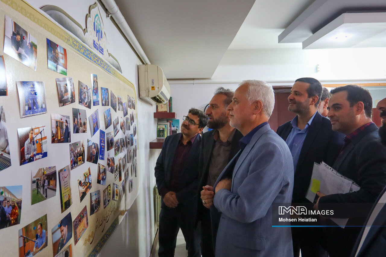 ۱۴ سال بر امواج رادیو، همنوا با مردم شهر