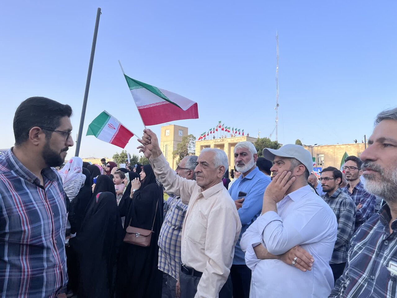 جلوه غیرت نصفجهان / مردم پای میراث مادرانشان محکم ایستادهاند