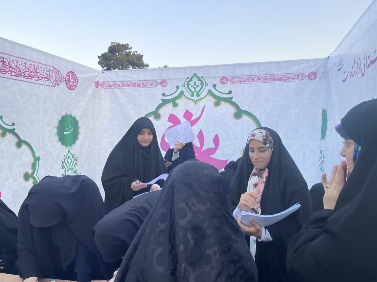 سنگ تمام نصف جهان برای حمایت از حجاب و بنیان خانواده