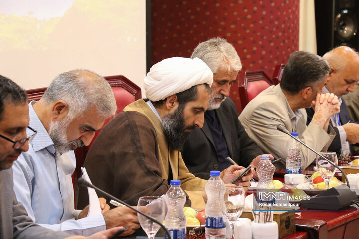 شصت‌و‌هشتمین اجلاس مجمع مشورتی رؤسای شوراهای اسلامی کلانشهرها و مراکز استان