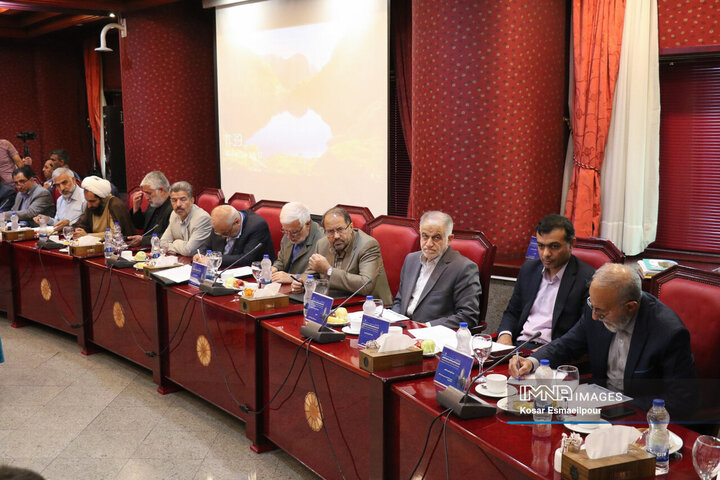 شصت‌و‌هشتمین اجلاس مجمع مشورتی رؤسای شوراهای اسلامی کلانشهرها و مراکز استان