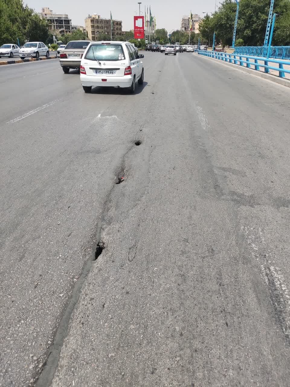 آغاز عملیات اصلاح حفرههای پل بزرگمهر از هفته آینده/ هیچ پلی از دید ما مخفی نمیماند