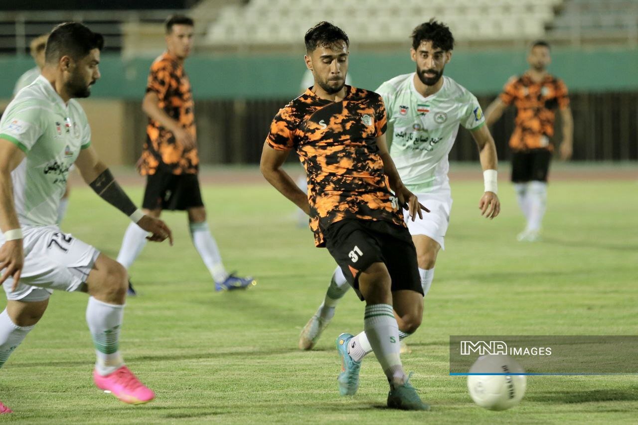 سوت آغاز لیگ بیستوسوم به صدا درآمد