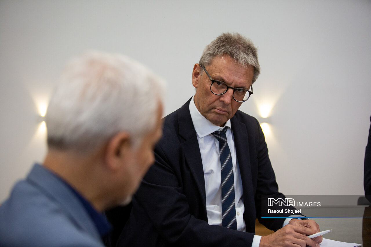 آماده همکاری با اصفهان در زمینه انرژی و آب هستیم