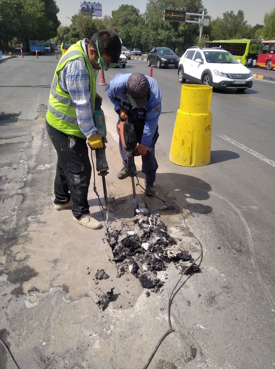 جزئیات اصلاح حفرههای پل بزرگمهر اصفهان + عکس