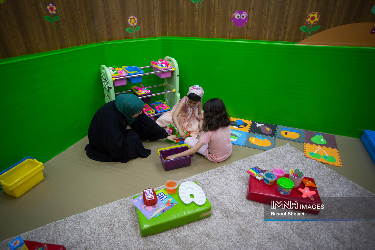 اینجا کودکان پادشاهی میکنند