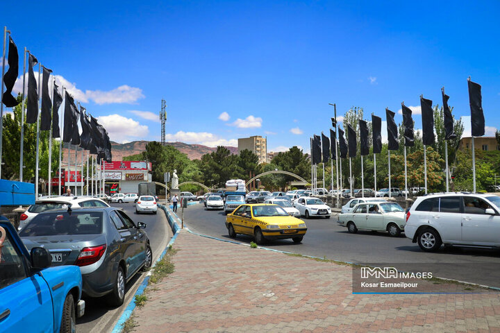 نصب ۸۰۰ ریسه عرضی با طرح اشک در معابر شهر اصفهان ویژه ایام محرم